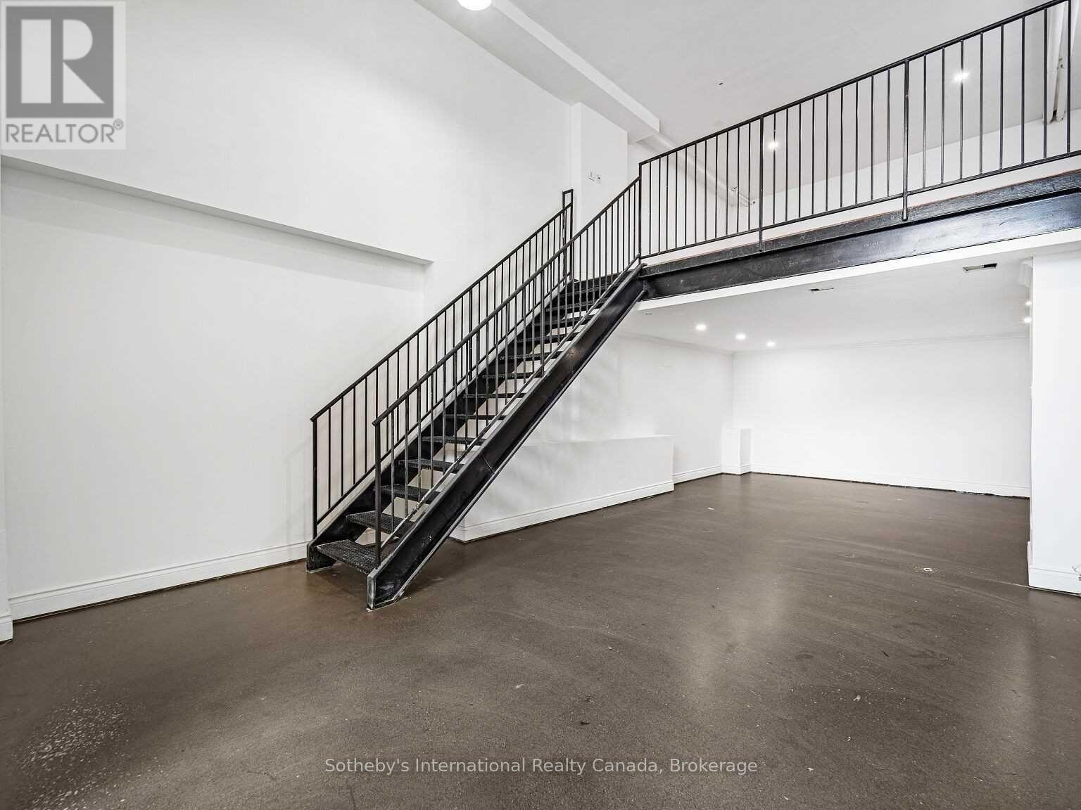 122 - 401 LOGAN AVENUE Unit: 122