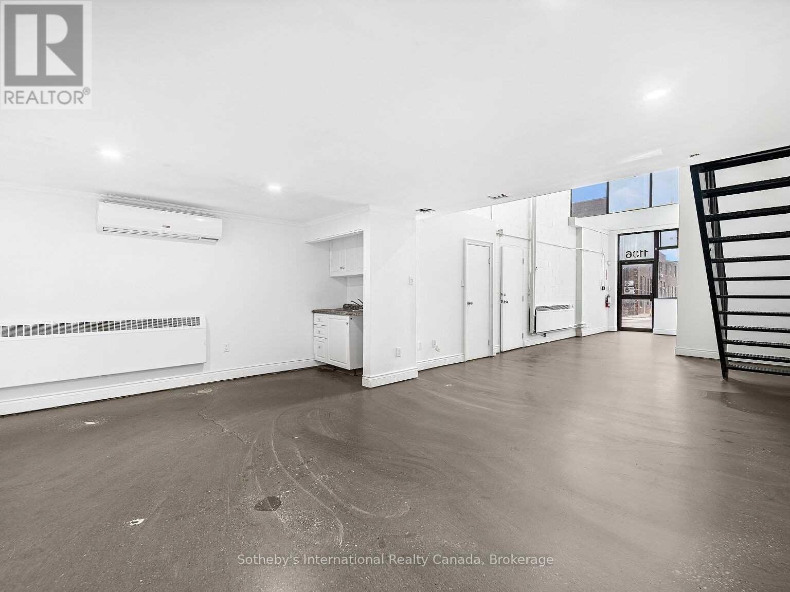 122 - 401 LOGAN AVENUE Unit: 122