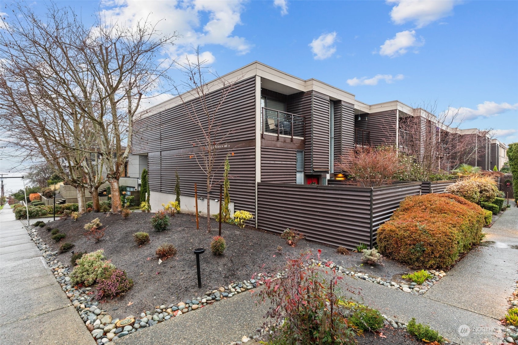 300 7th Avenue S Unit: 18