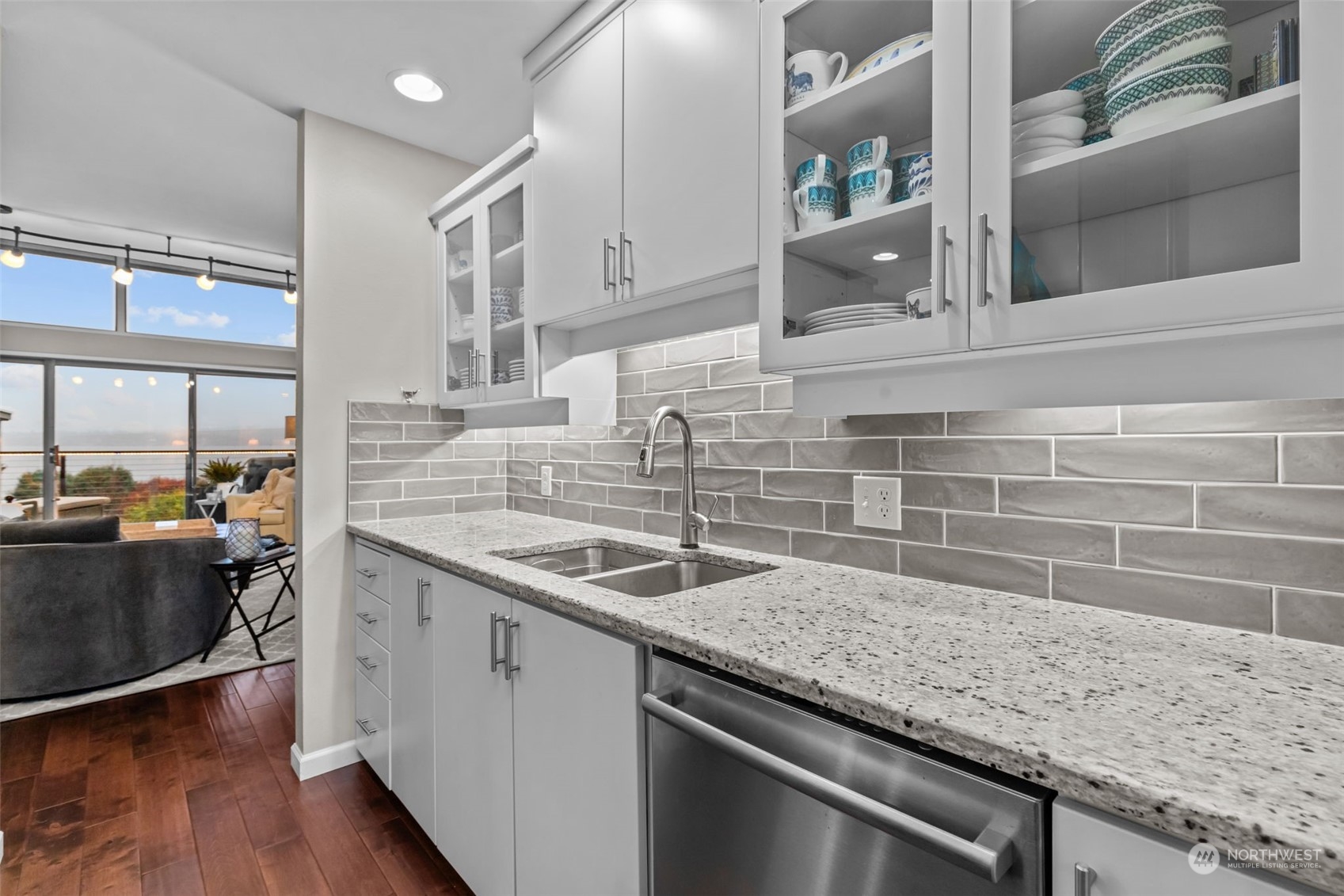 300 7th Avenue S Unit: 18