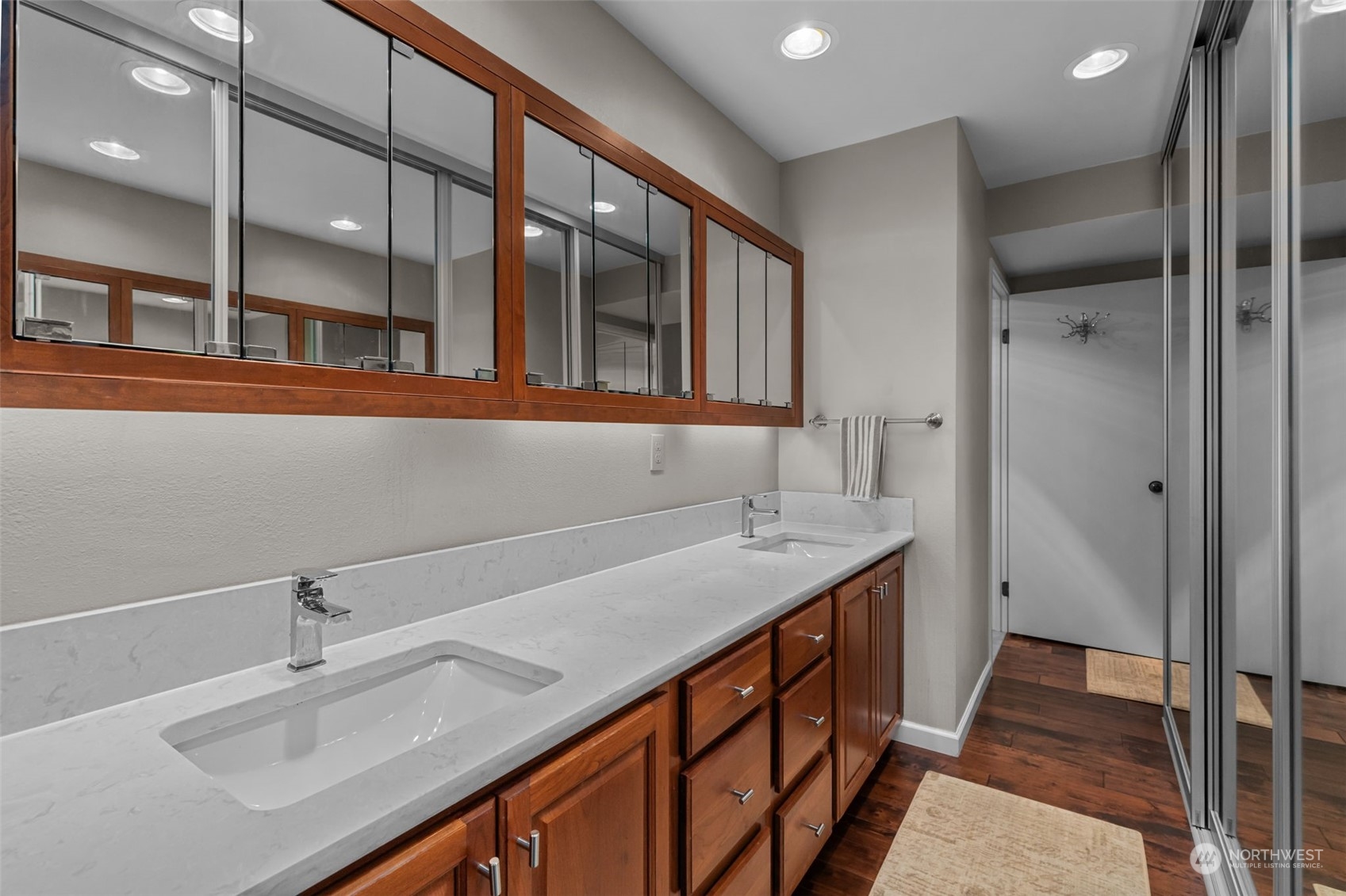 300 7th Avenue S Unit: 18