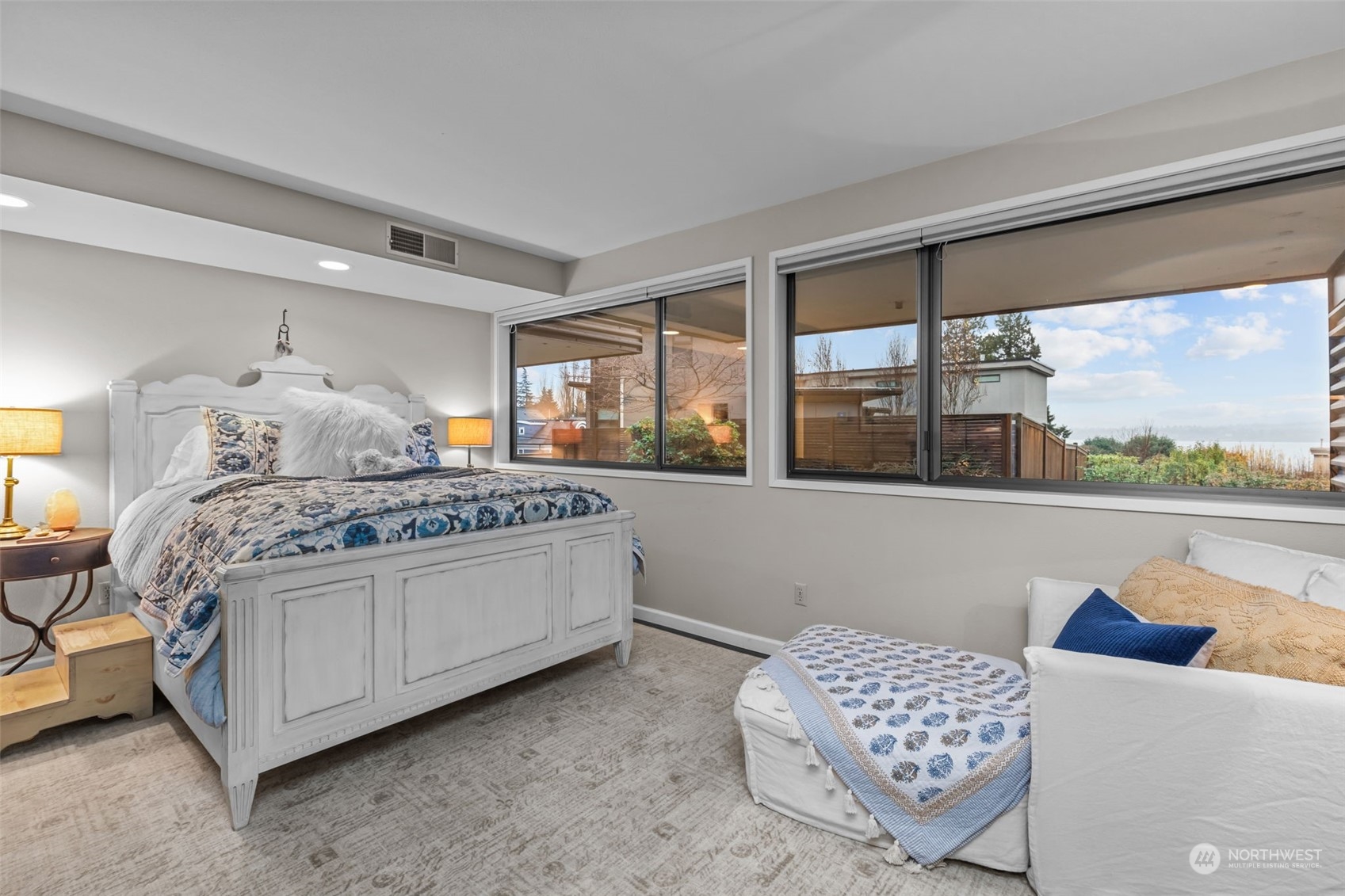 300 7th Avenue S Unit: 18