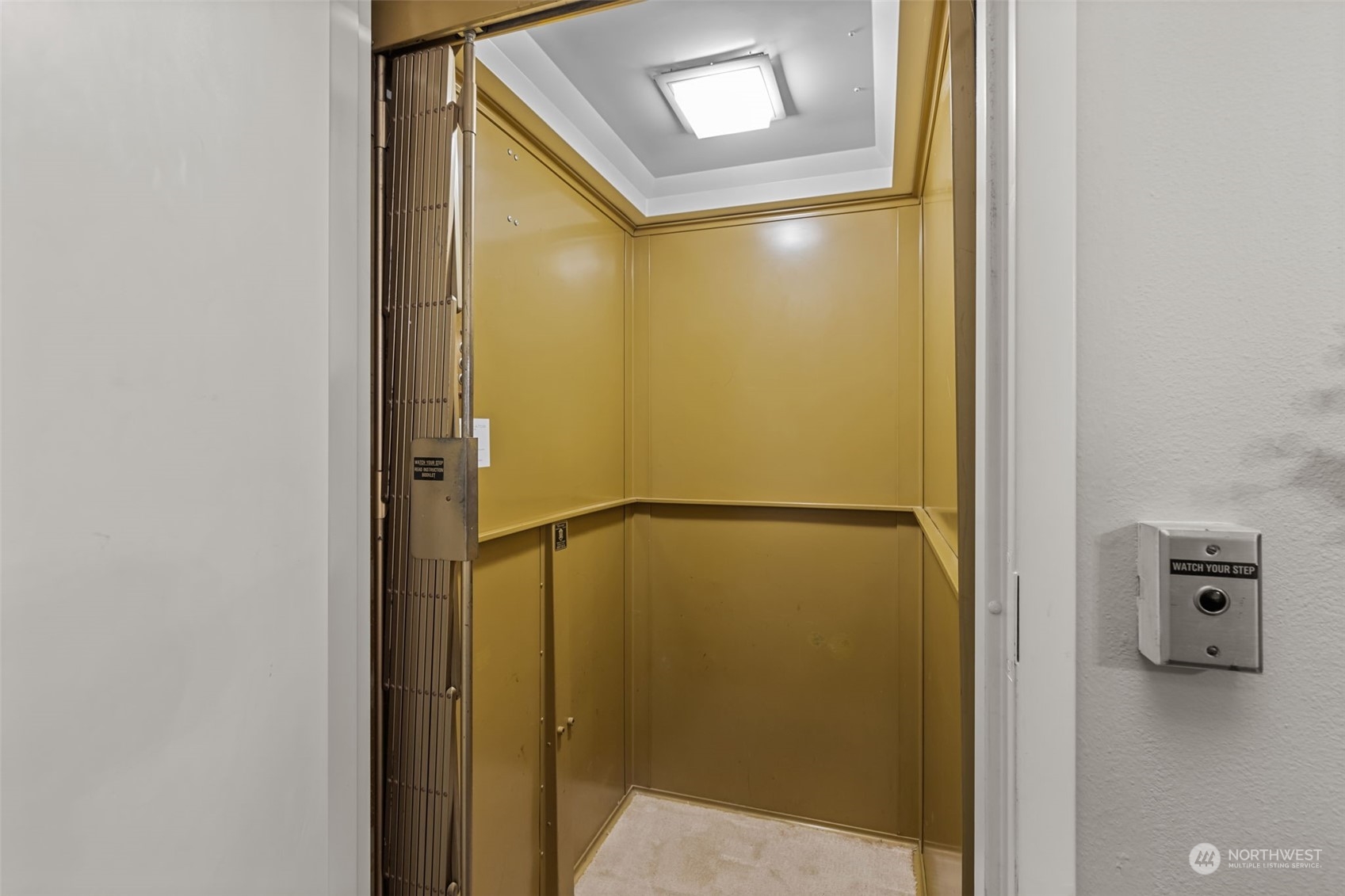 300 7th Avenue S Unit: 18