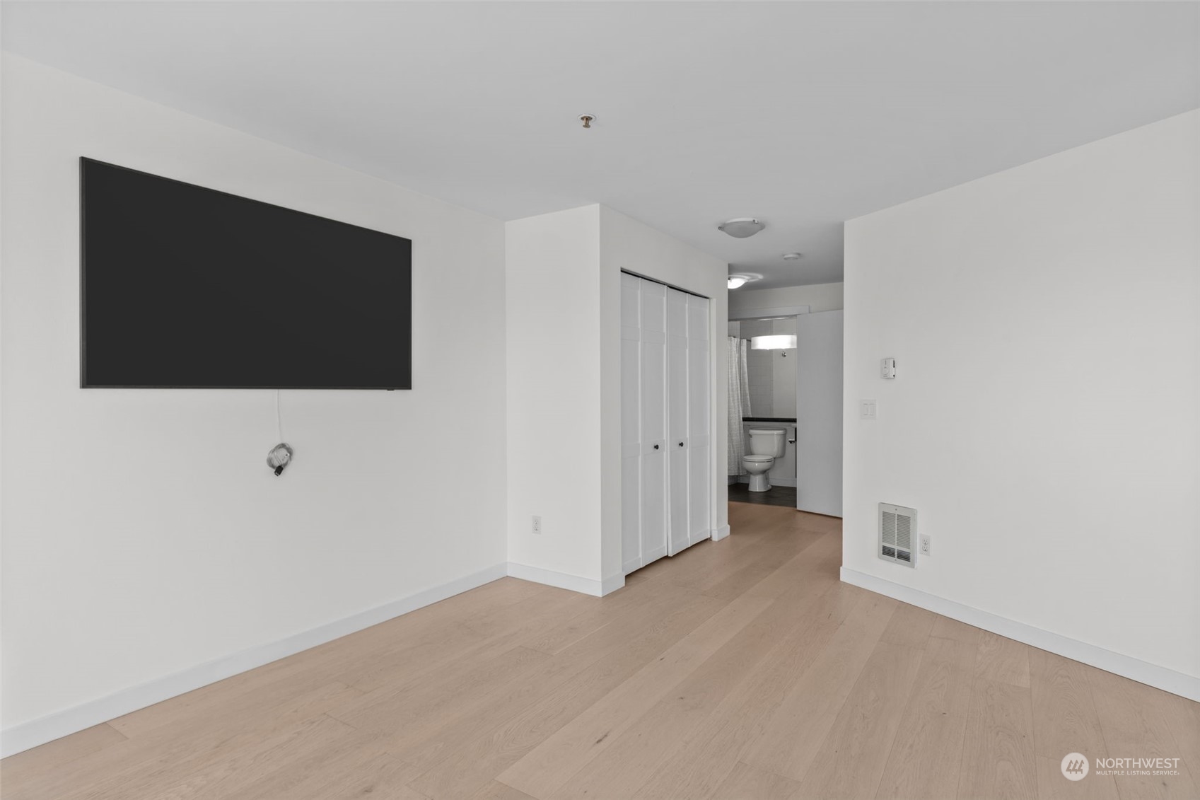 4020 Aurora Avenue N Unit: 414