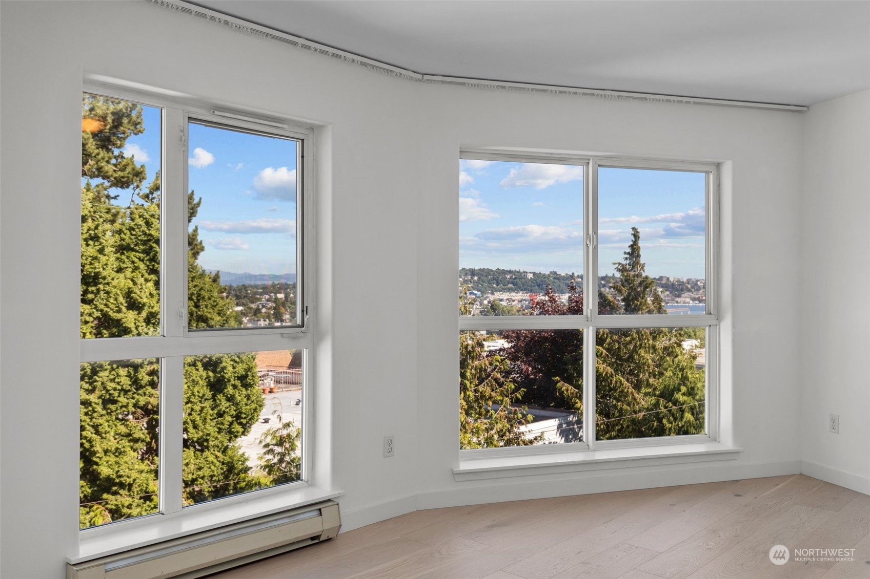 4020 Aurora Avenue N Unit: 414