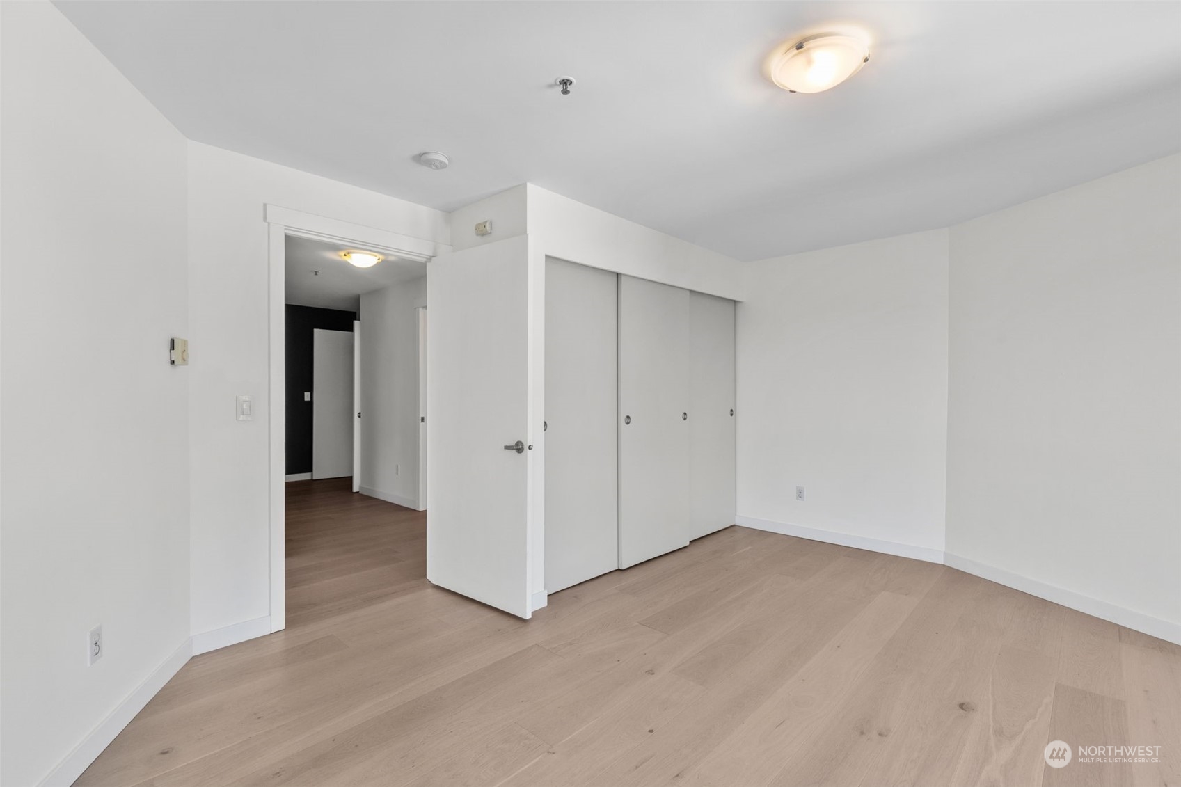 4020 Aurora Avenue N Unit: 414