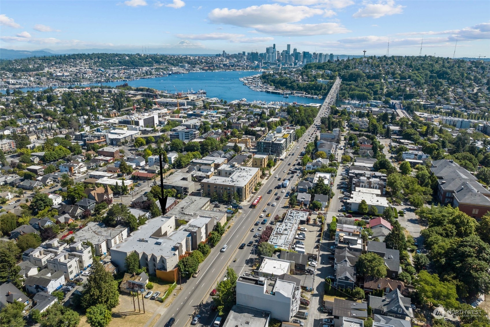 4020 Aurora Avenue N Unit: 414