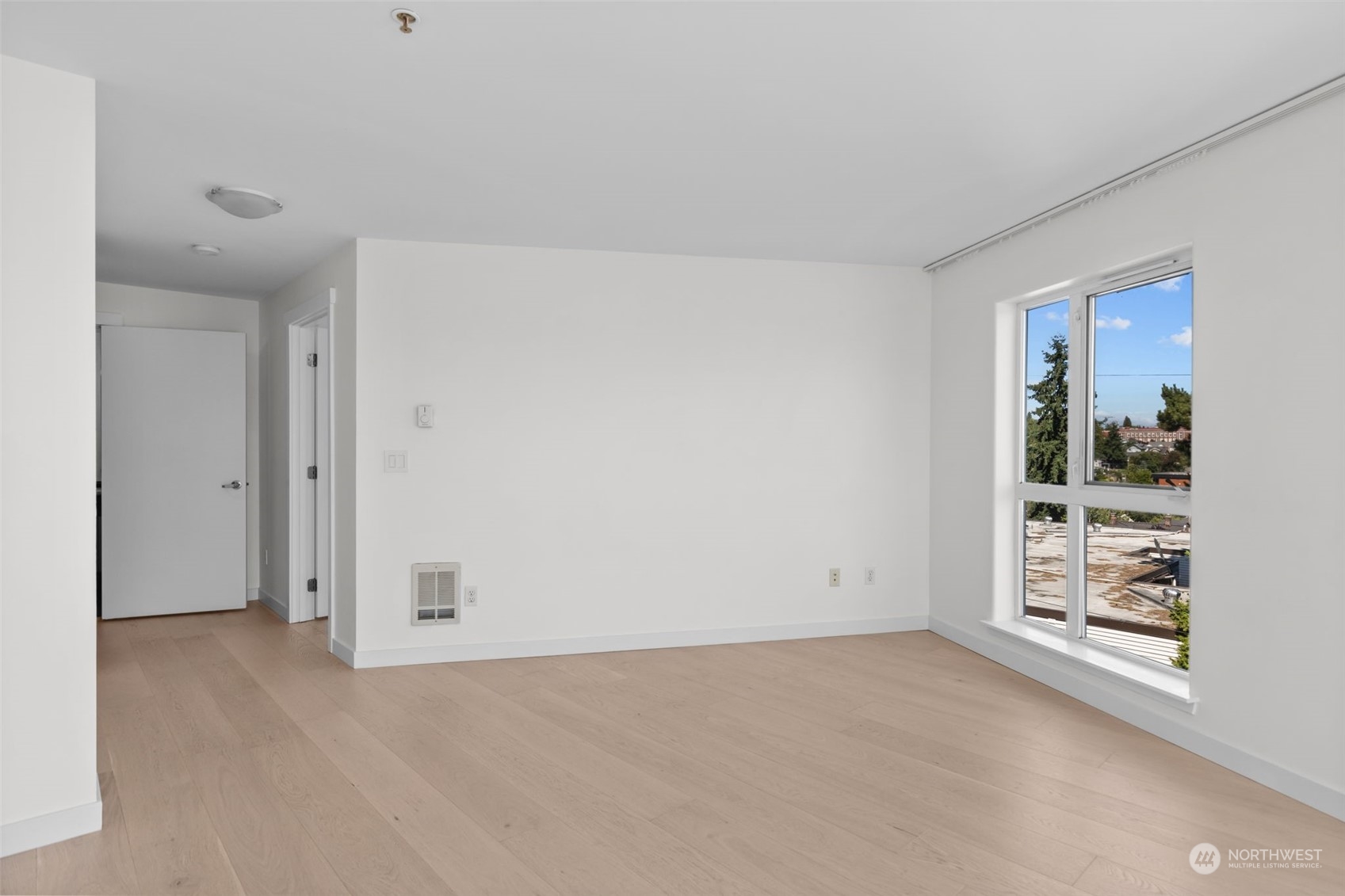 4020 Aurora Avenue N Unit: 414