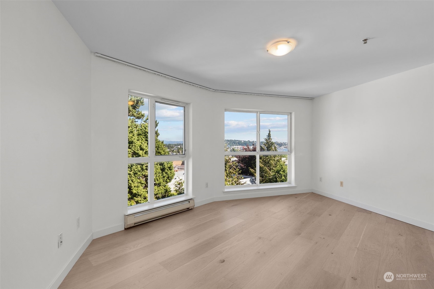 4020 Aurora Avenue N Unit: 414