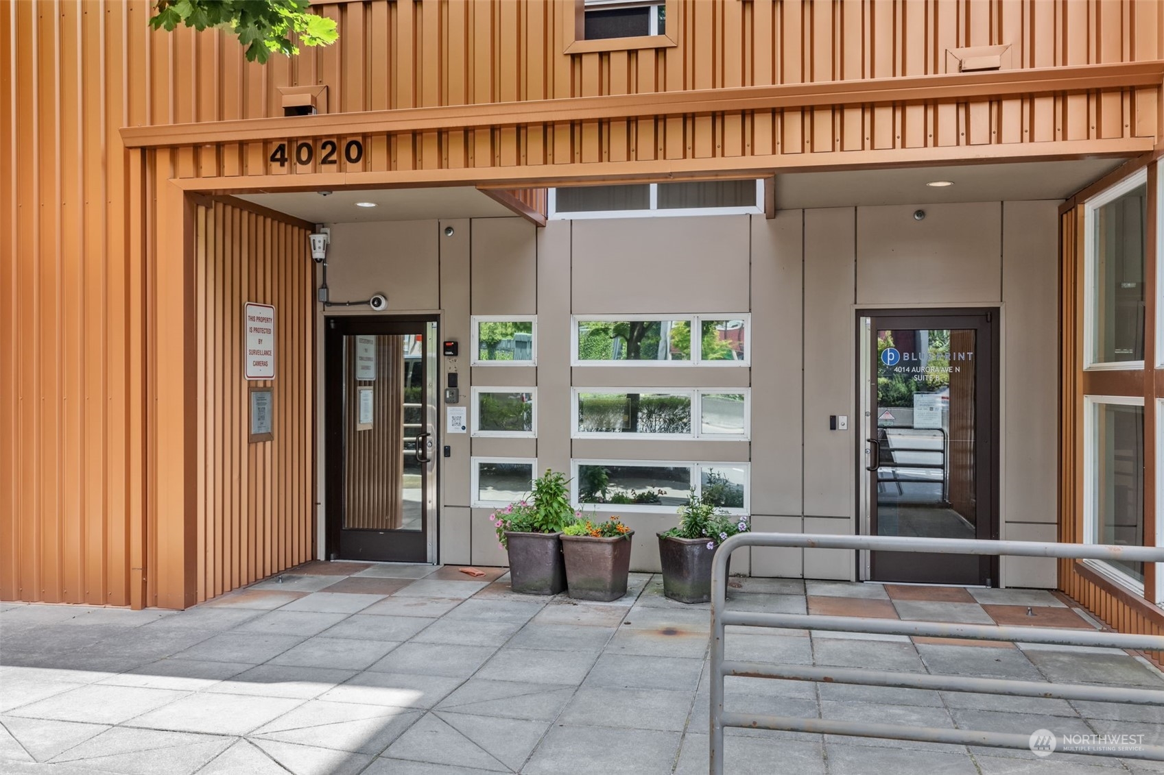 4020 Aurora Avenue N Unit: 414