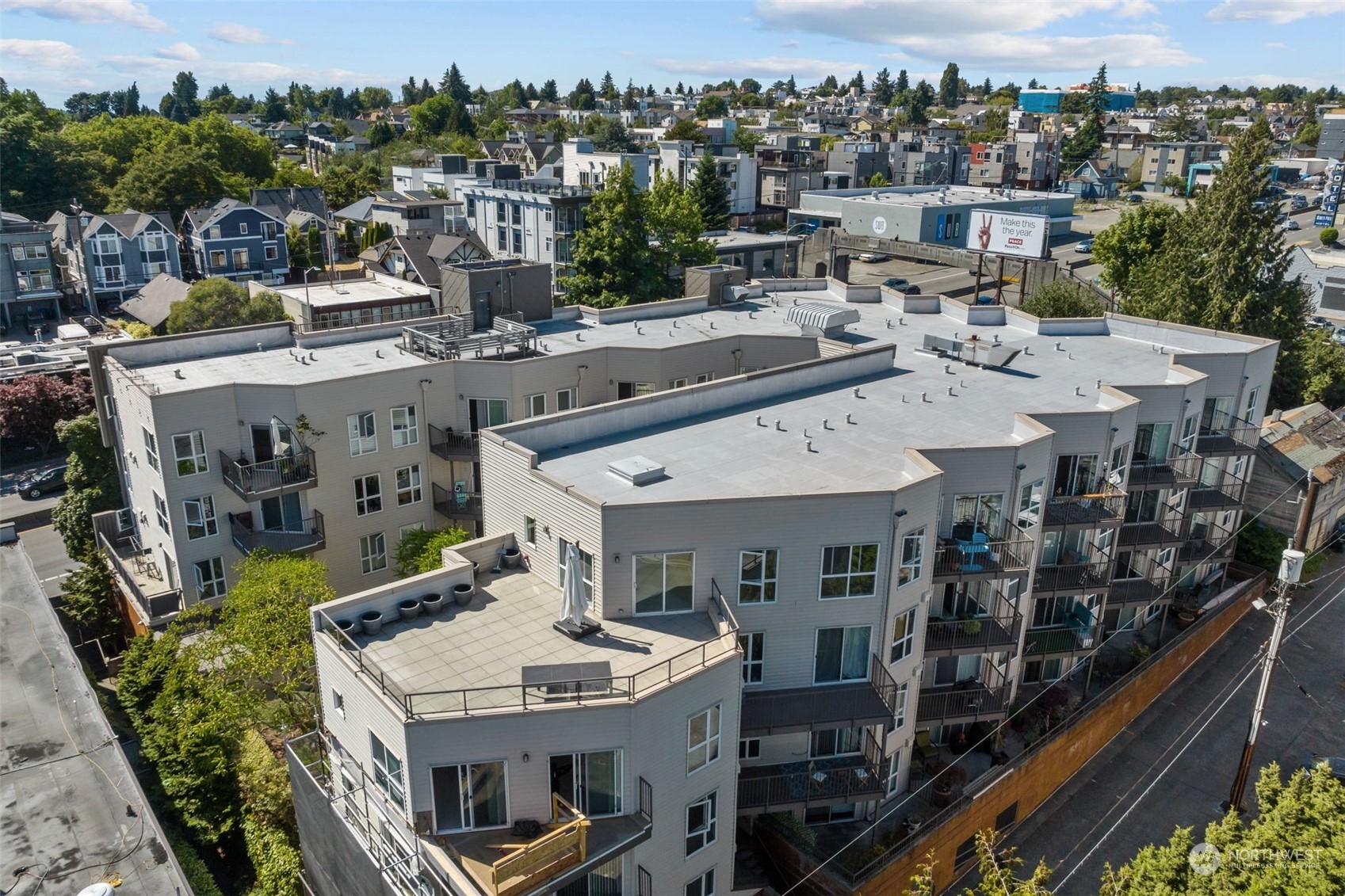 4020 Aurora Avenue N Unit: 414