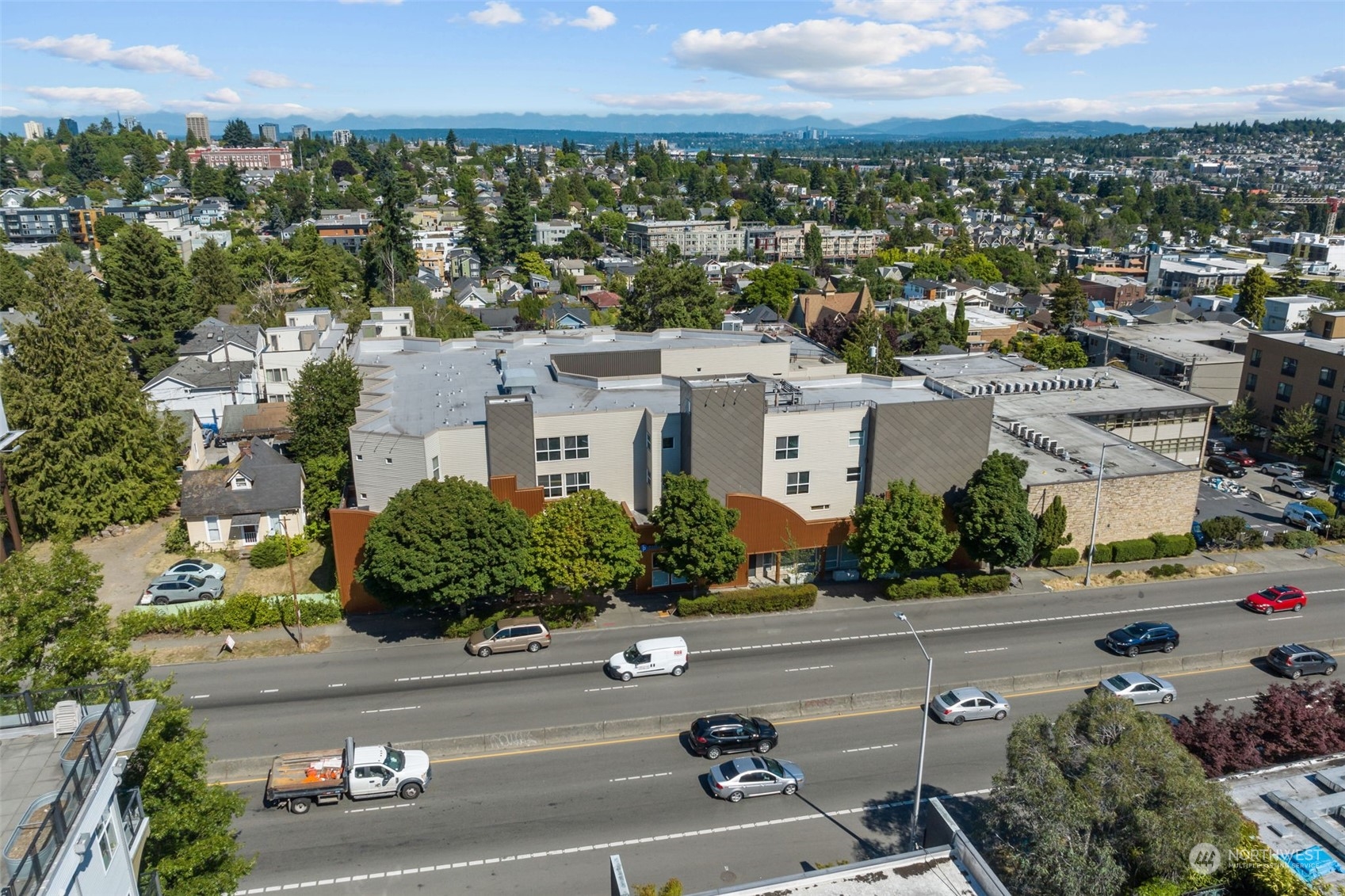 4020 Aurora Avenue N Unit: 414