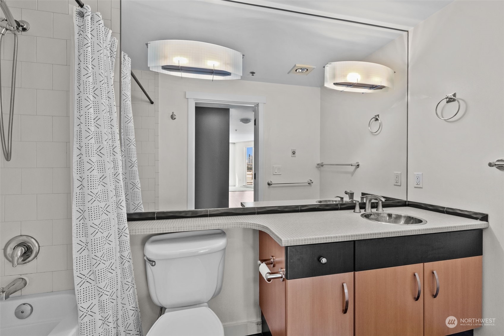 4020 Aurora Avenue N Unit: 414