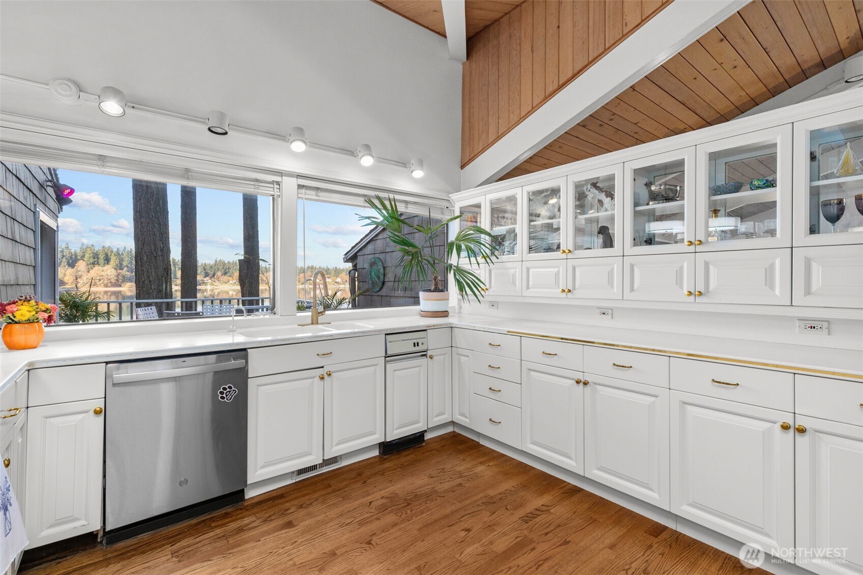 22 Loch Lane SW