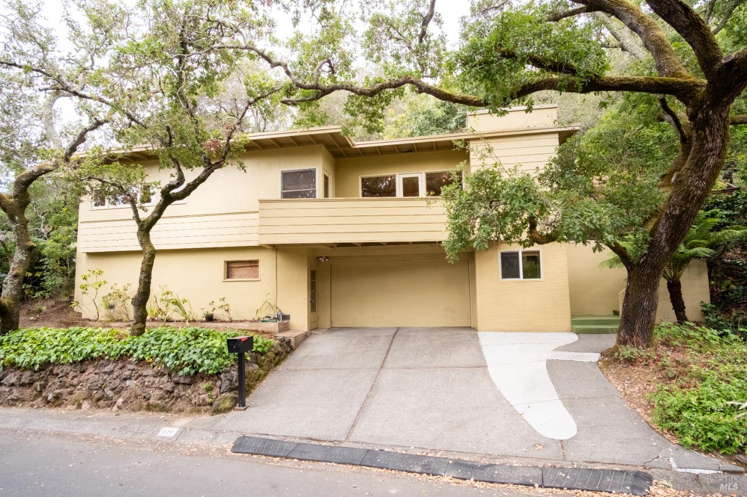 249 N Almenar Drive