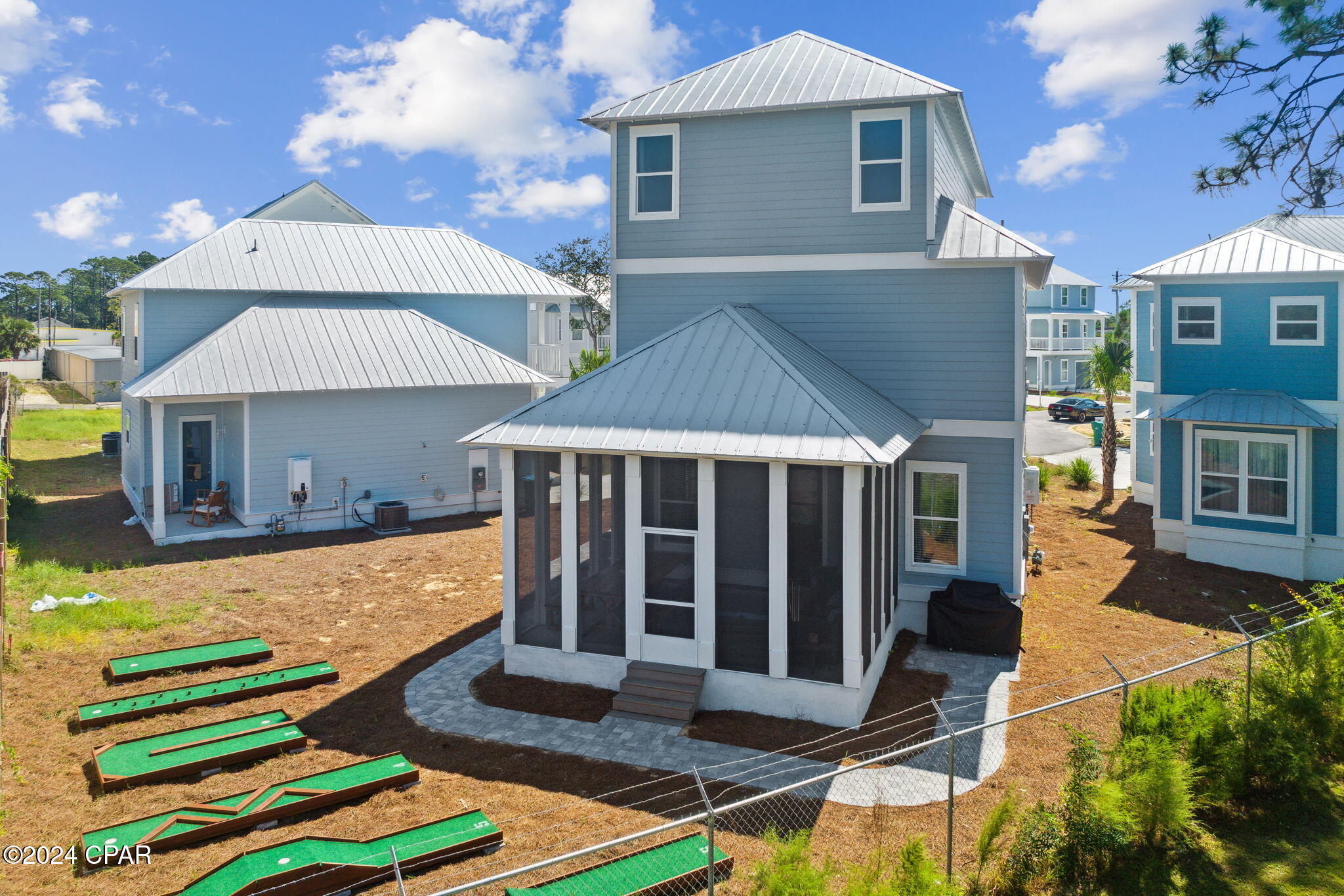 2702 Lagoon Manor Drive