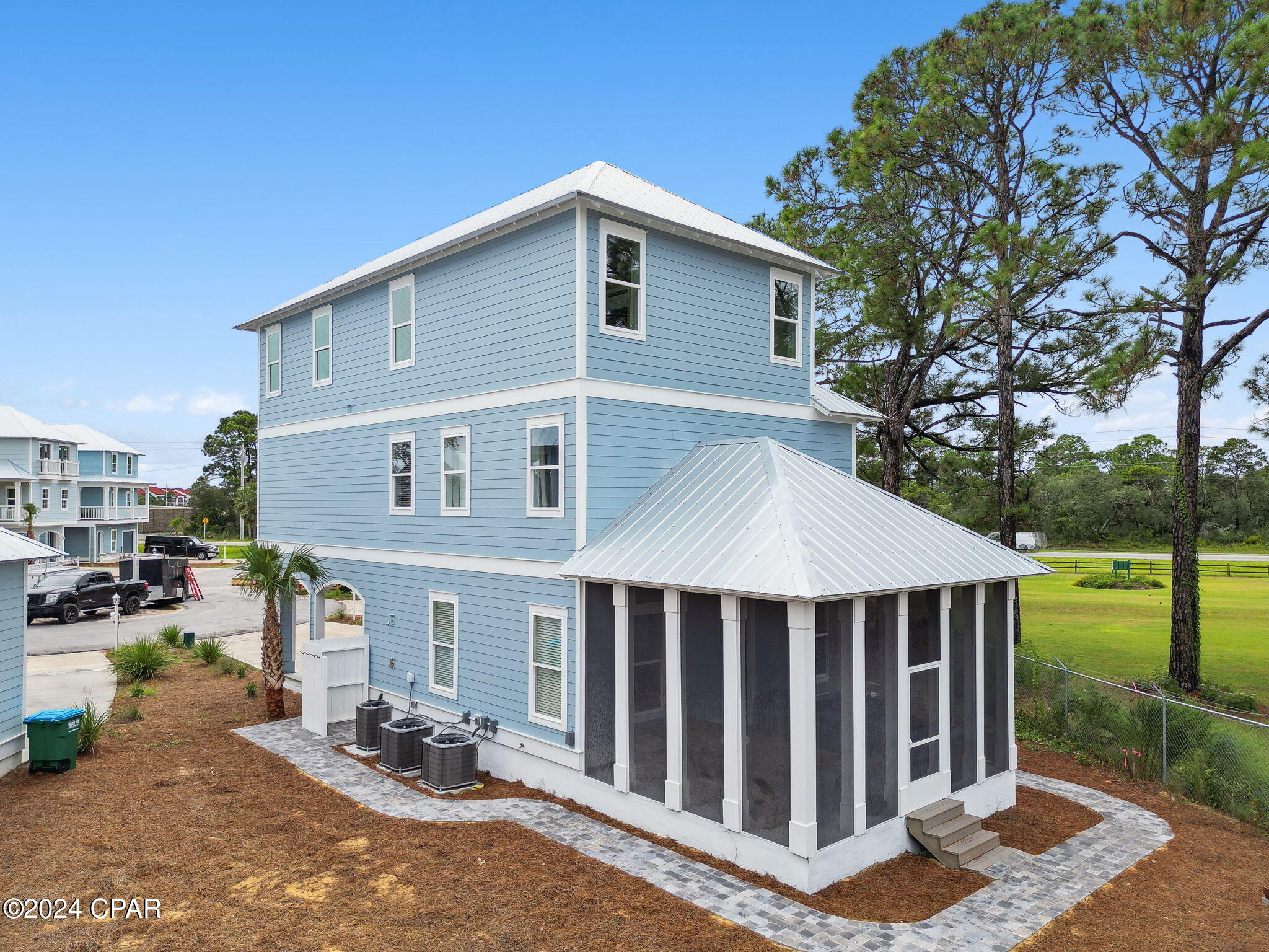 2702 Lagoon Manor Drive