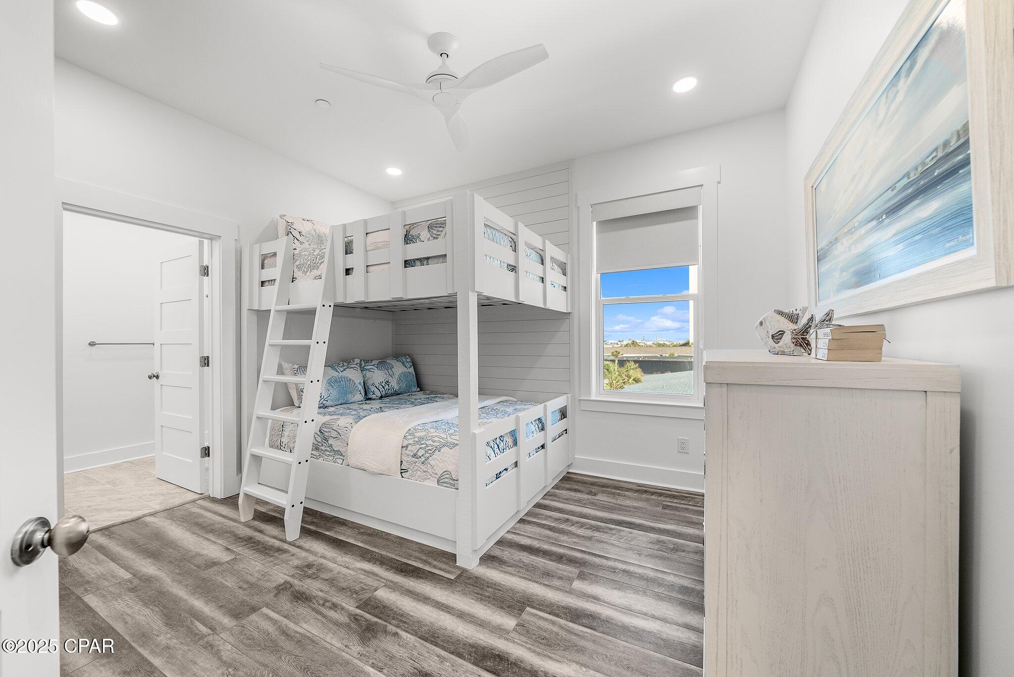 8711 Surf Drive