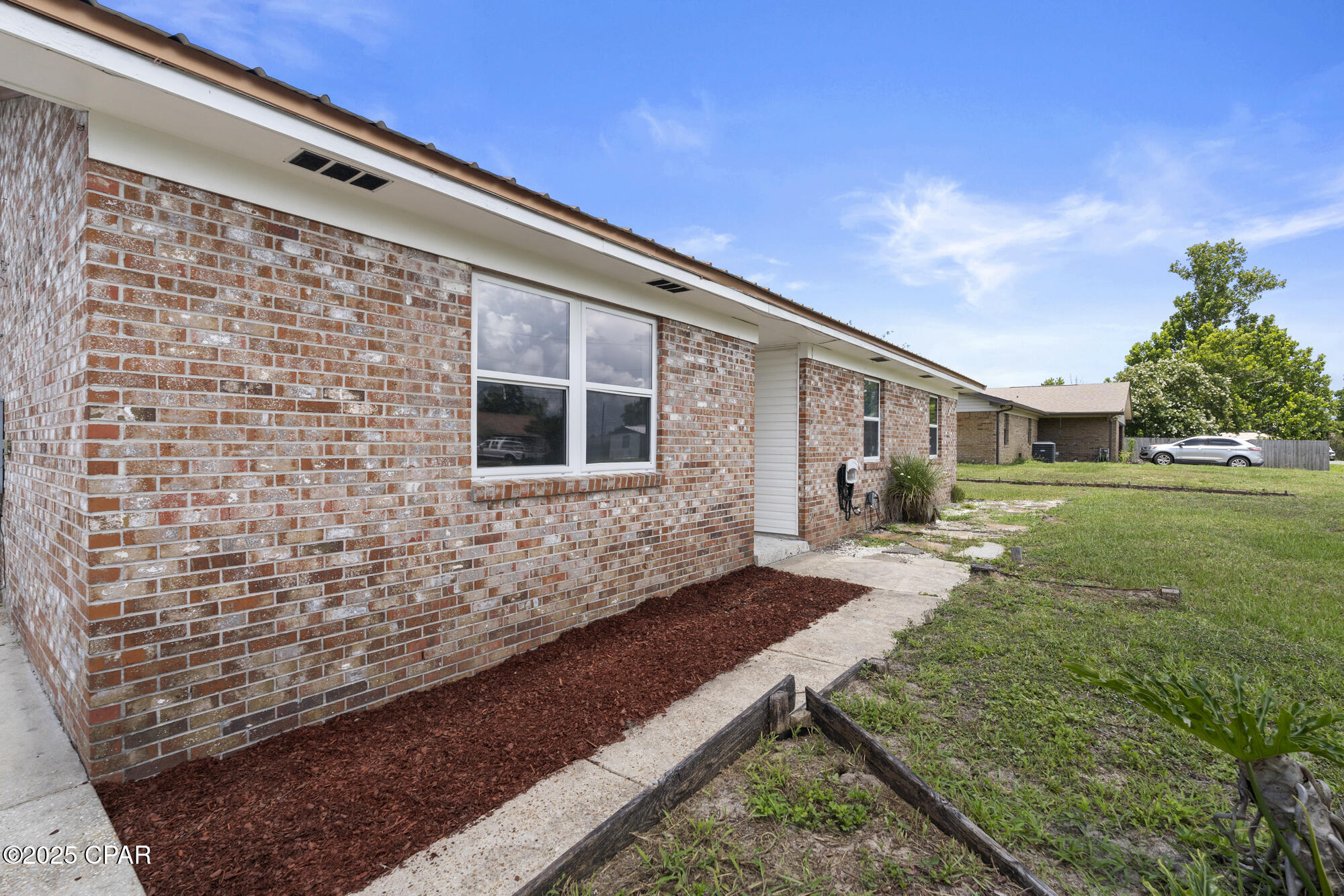 925 Hurst Court