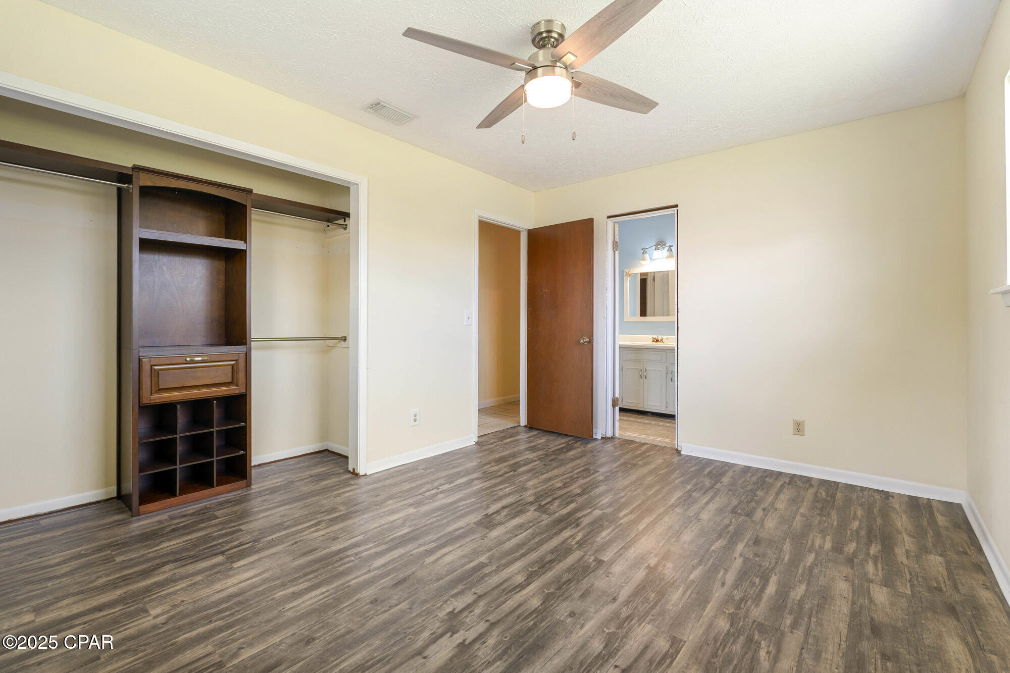 925 Hurst Court