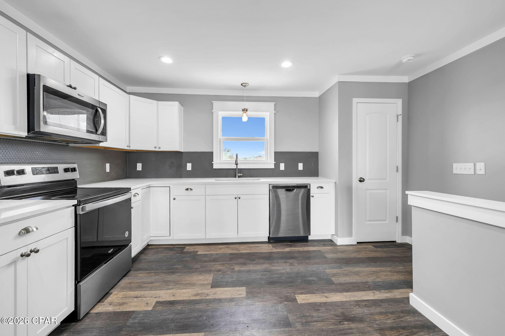 8706 Surf Drive A