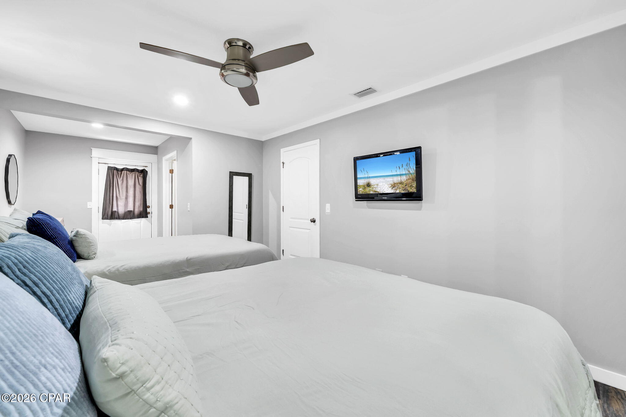 8706 Surf Drive A