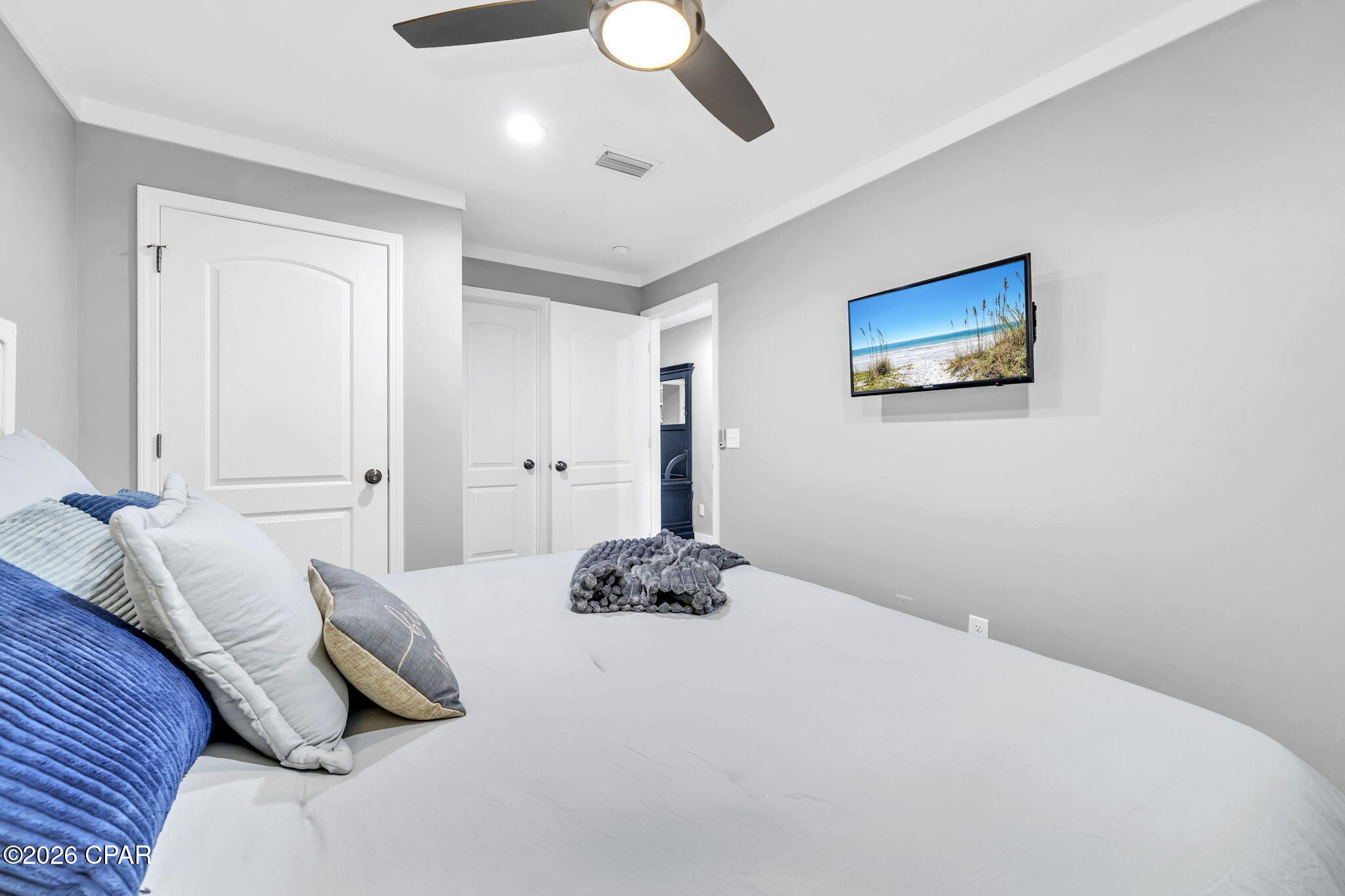 8706 Surf Drive A
