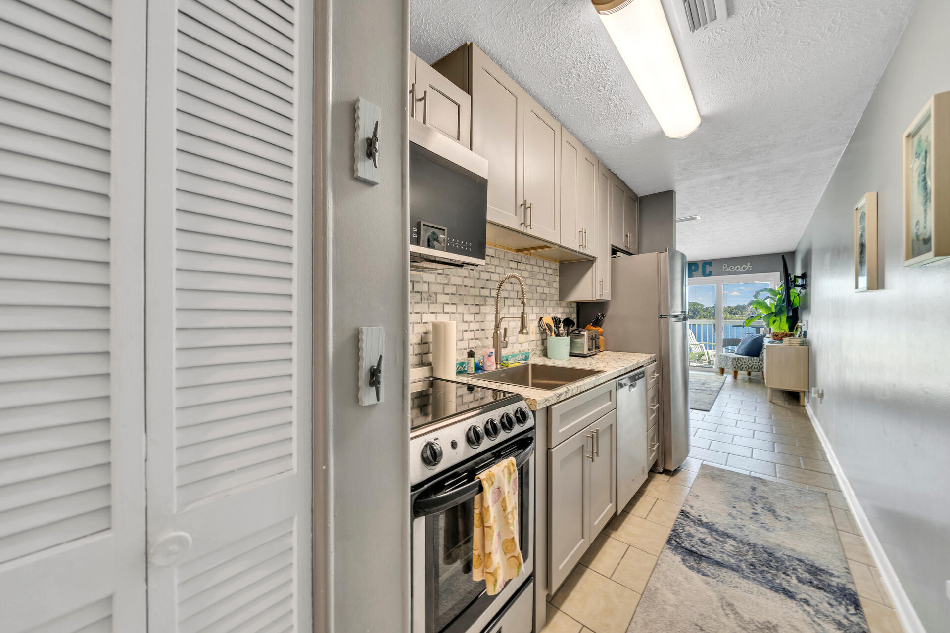 301 Lullwater Beach Drive, 413