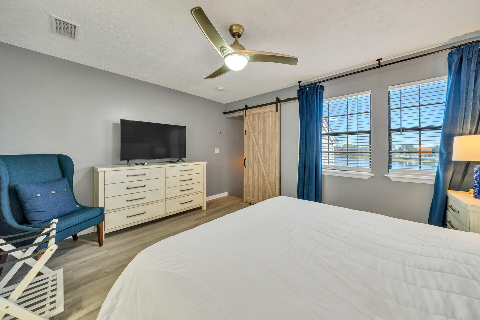301 Lullwater Beach Drive, 413