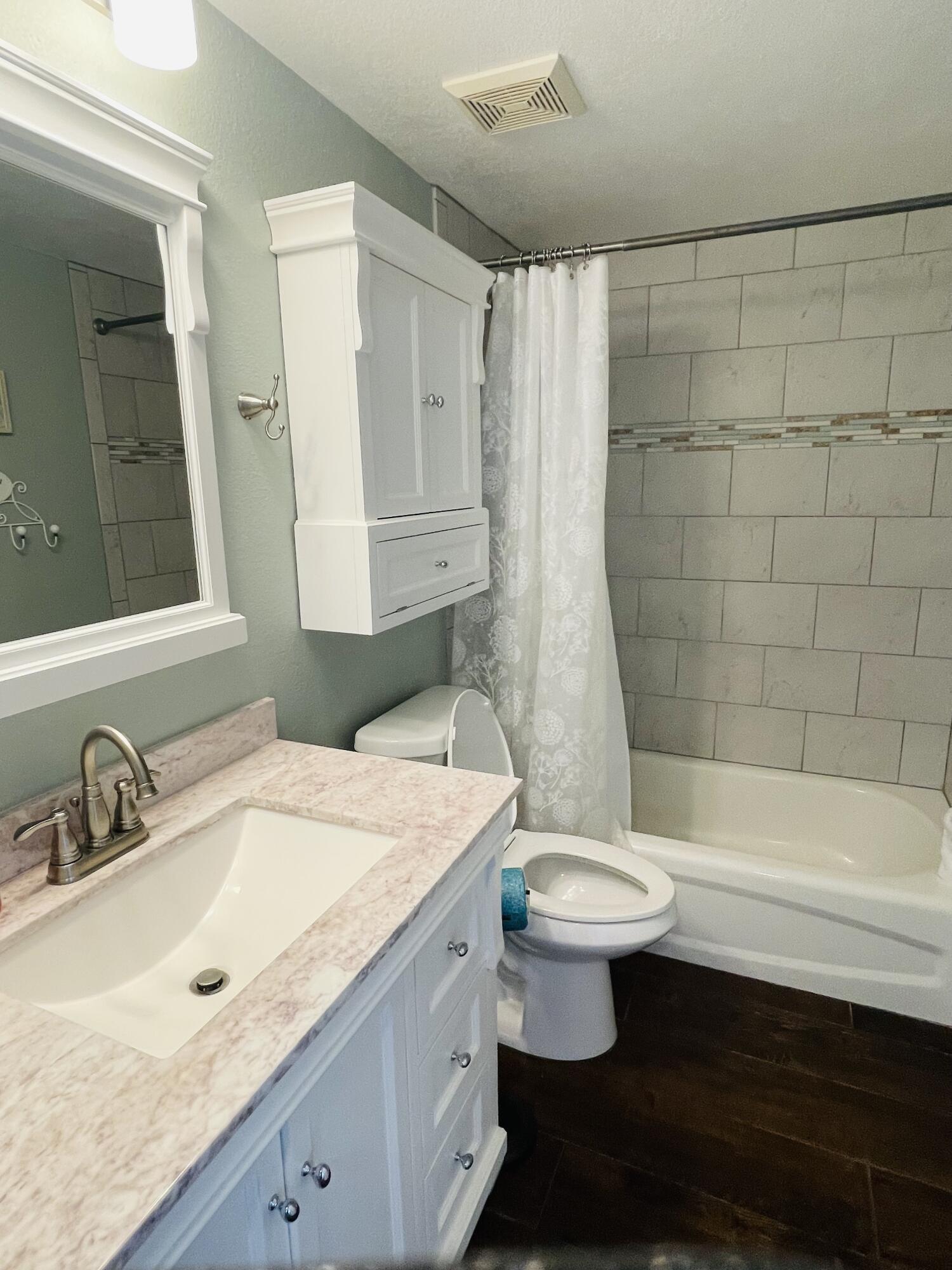 520 Santa Rosa Boulevard, 418