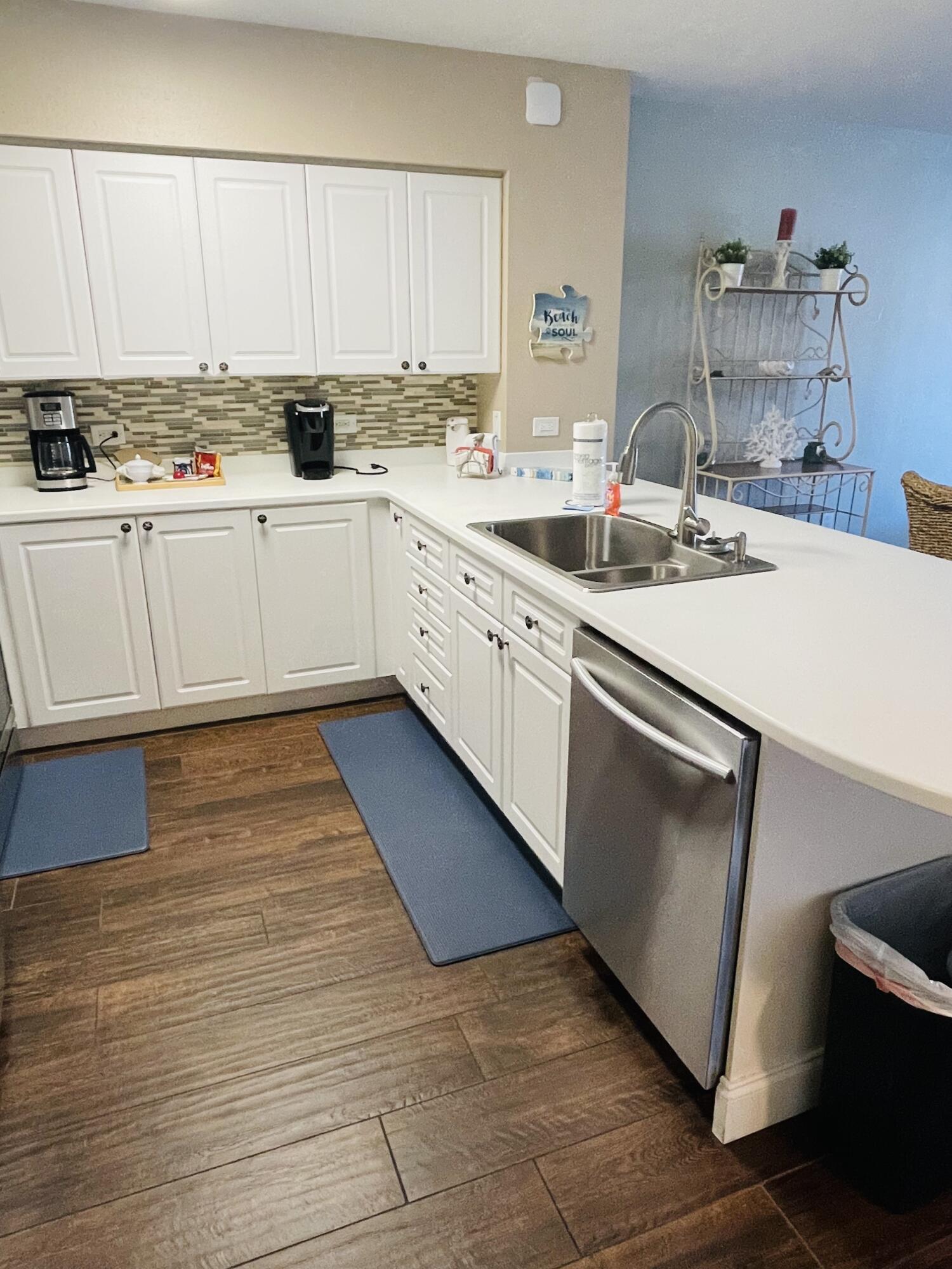 520 Santa Rosa Boulevard, 418