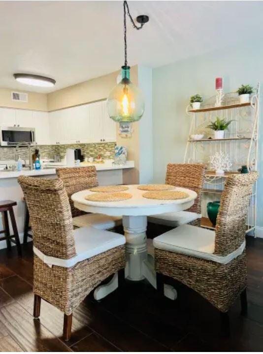 520 Santa Rosa Boulevard, 418