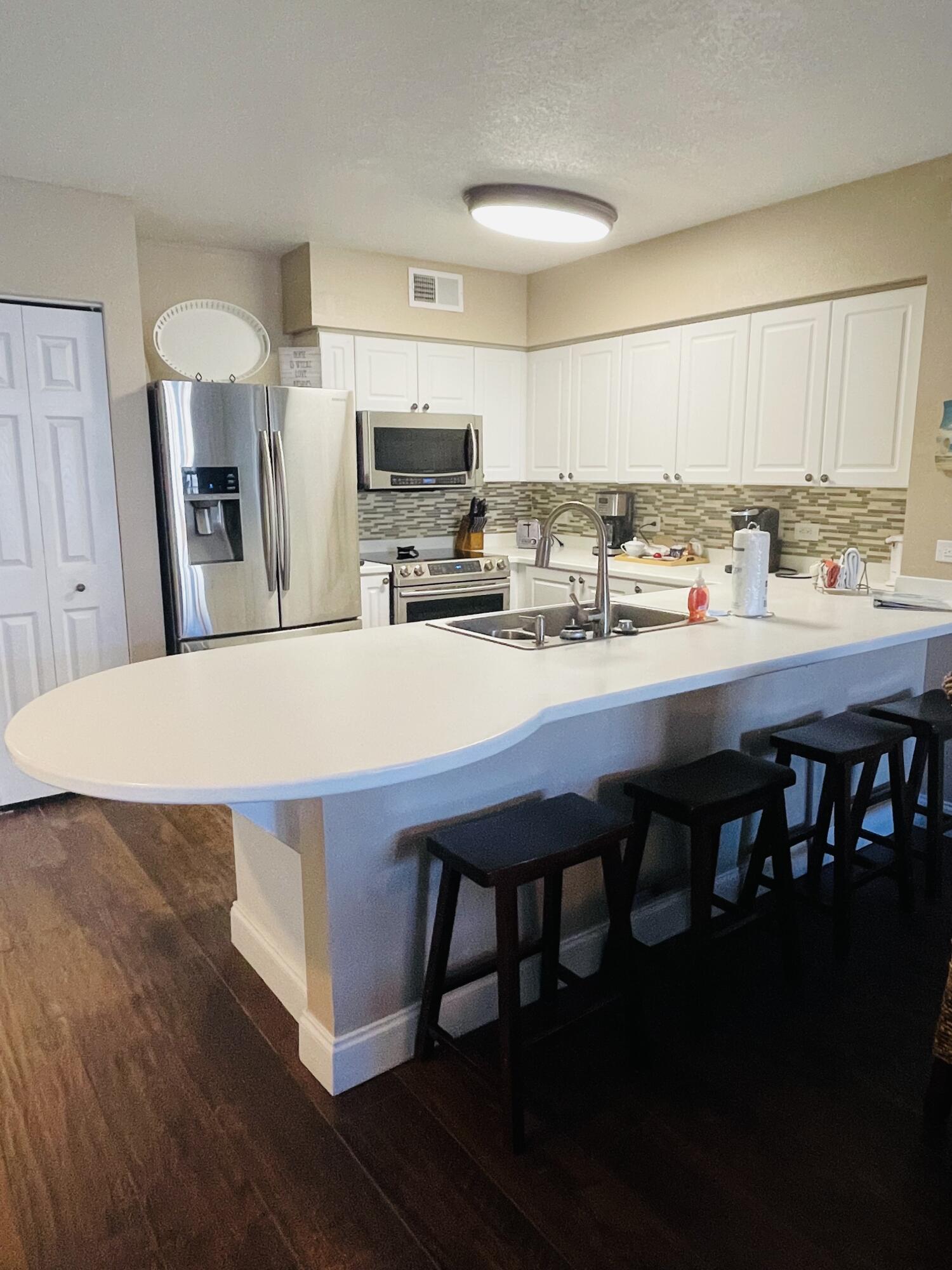 520 Santa Rosa Boulevard, 418