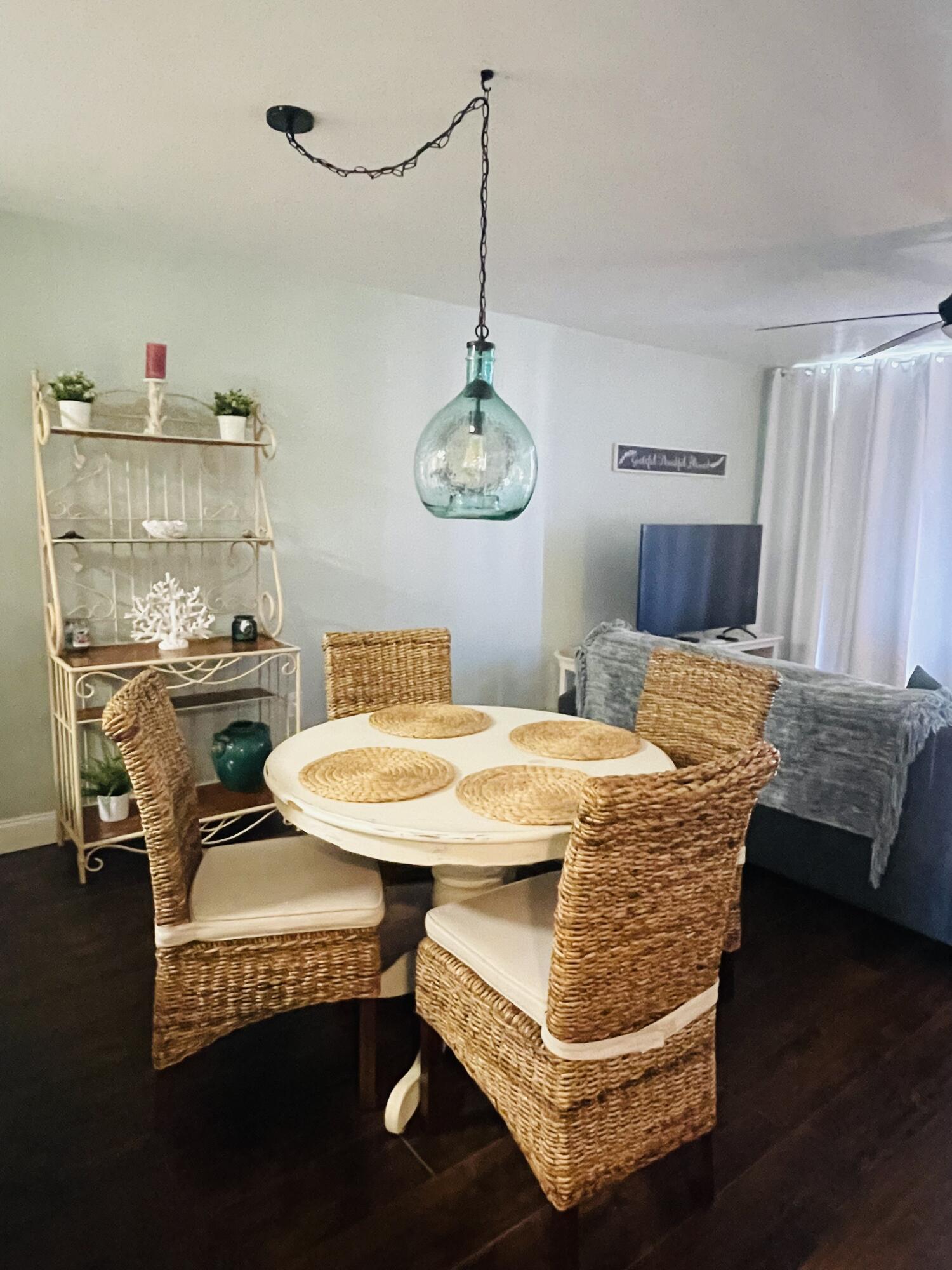 520 Santa Rosa Boulevard, 418