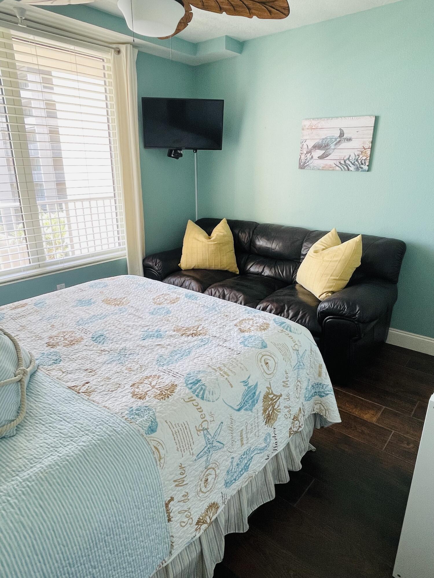 520 Santa Rosa Boulevard, 418