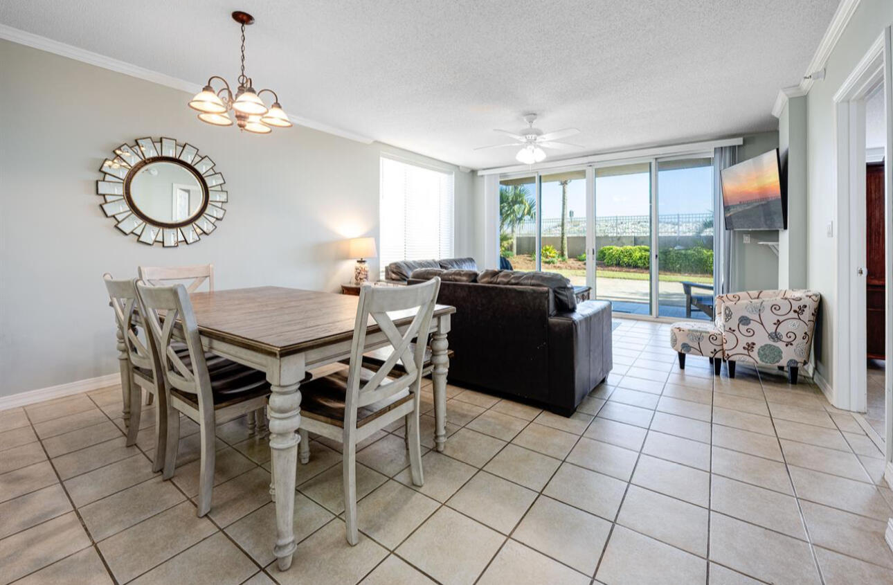 520 Santa Rosa Boulevard, 100