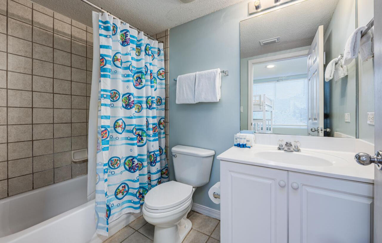 520 Santa Rosa Boulevard, 100