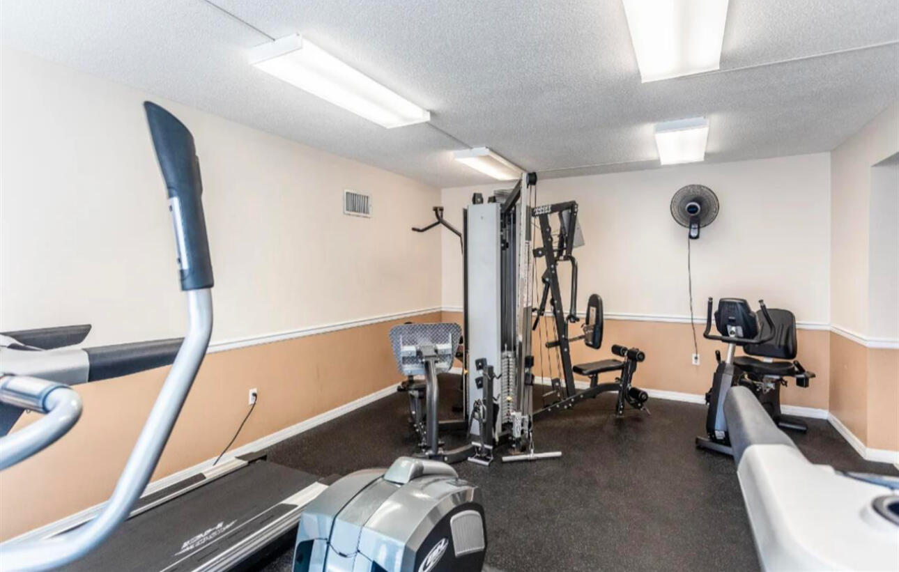 520 Santa Rosa Boulevard, 100