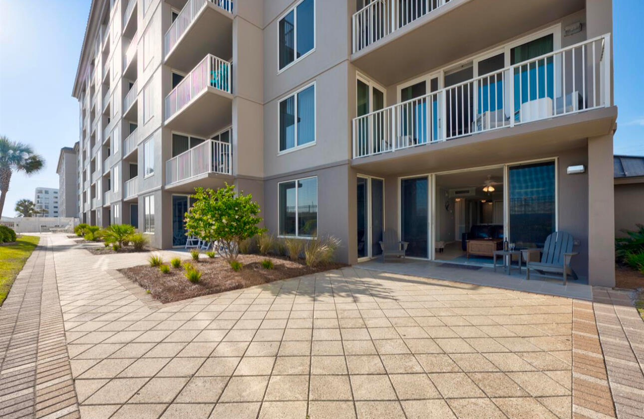520 Santa Rosa Boulevard, 100