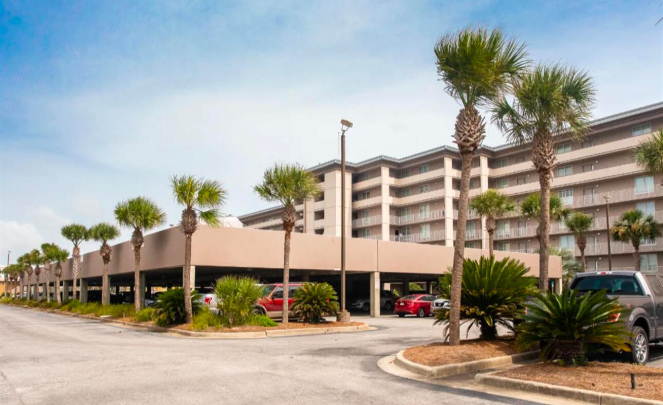 520 Santa Rosa Boulevard, 100
