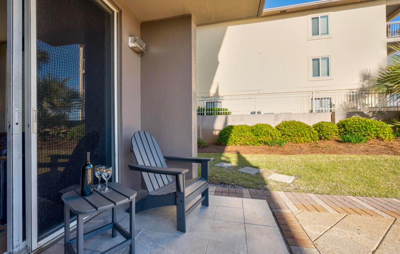 520 Santa Rosa Boulevard, 100