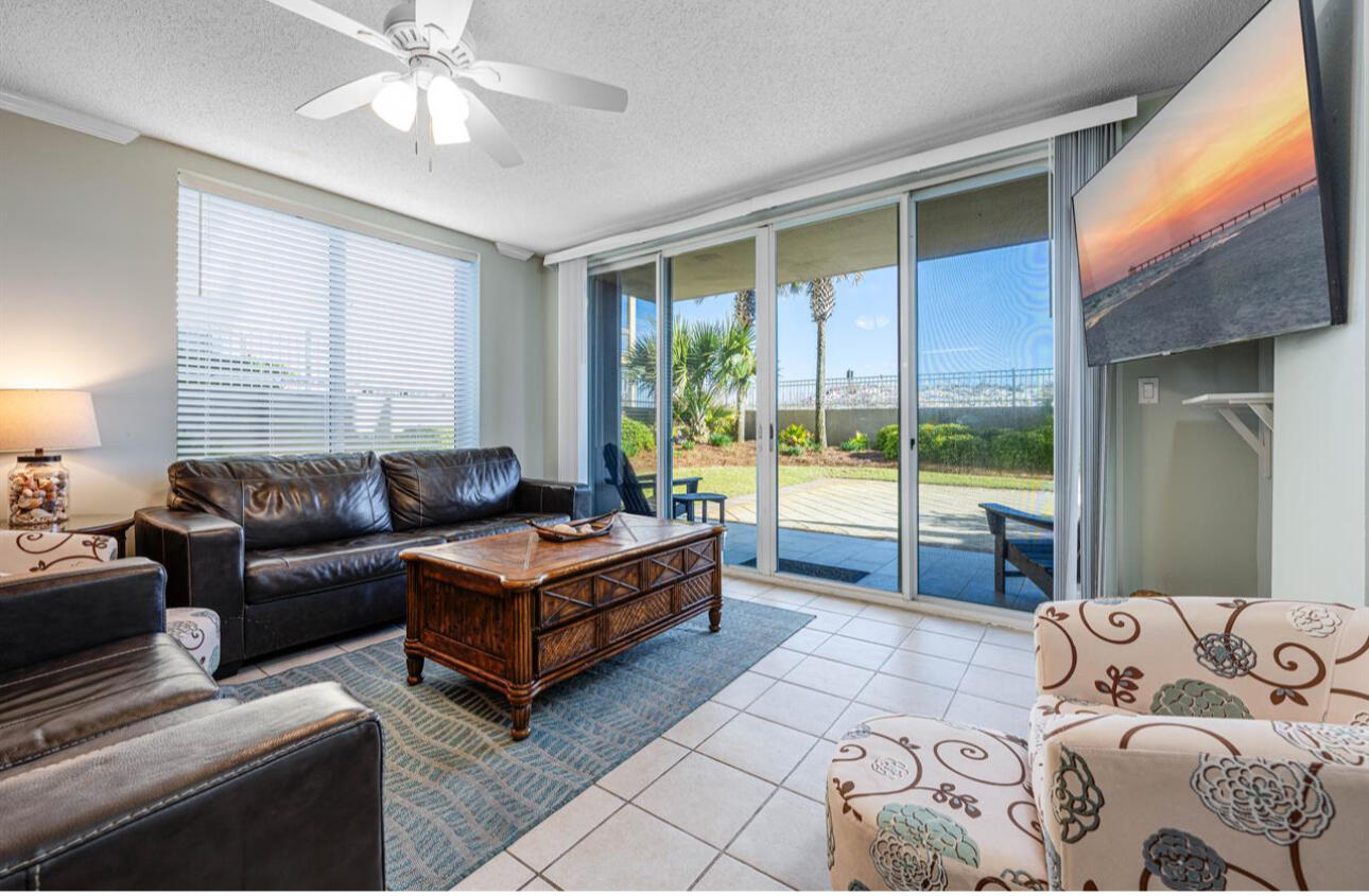 520 Santa Rosa Boulevard, 100