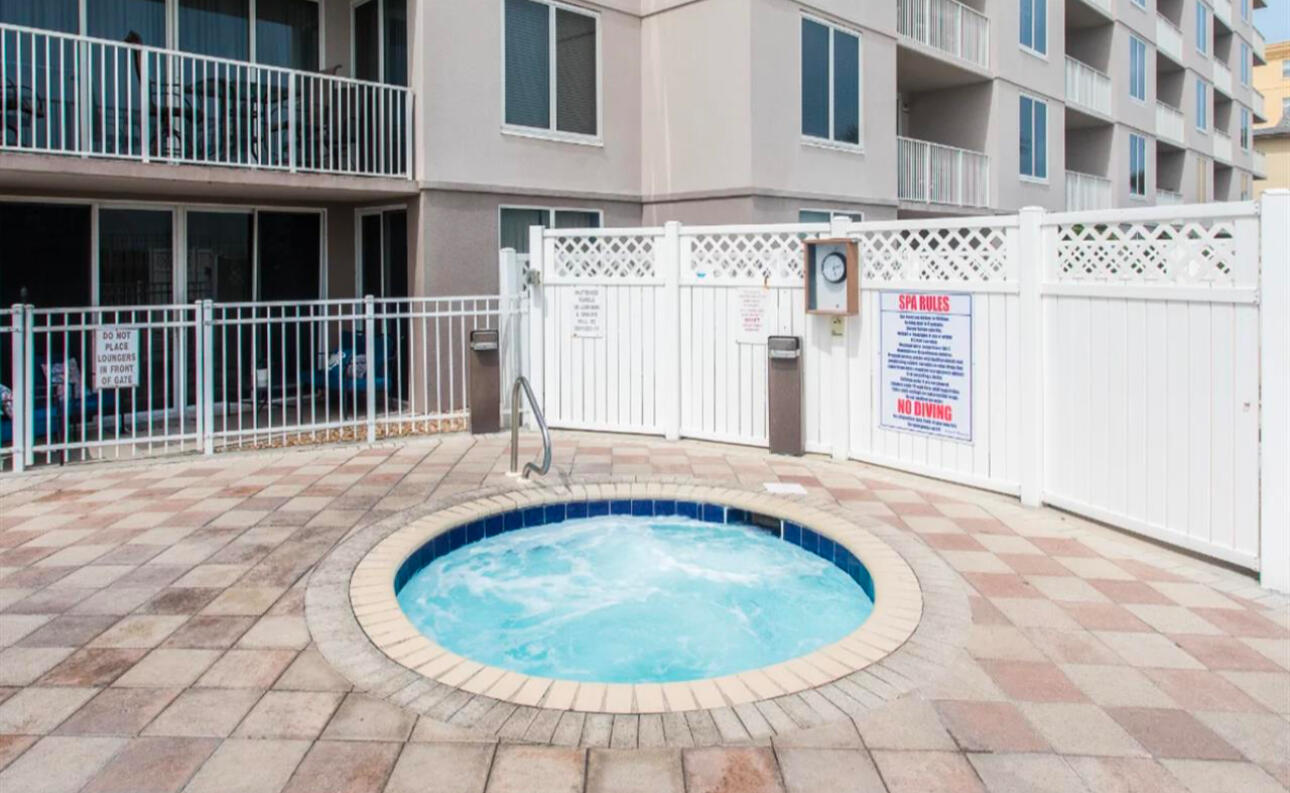 520 Santa Rosa Boulevard, 100