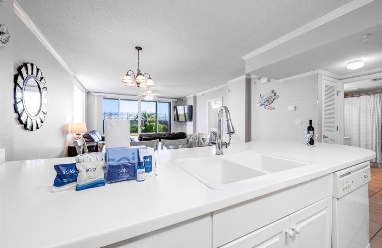 520 Santa Rosa Boulevard, 100