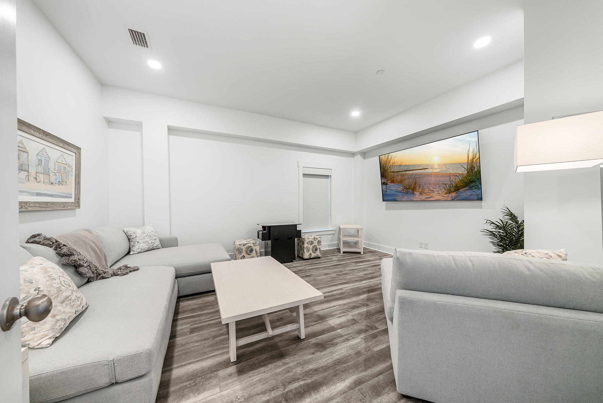 8711 Surf Drive