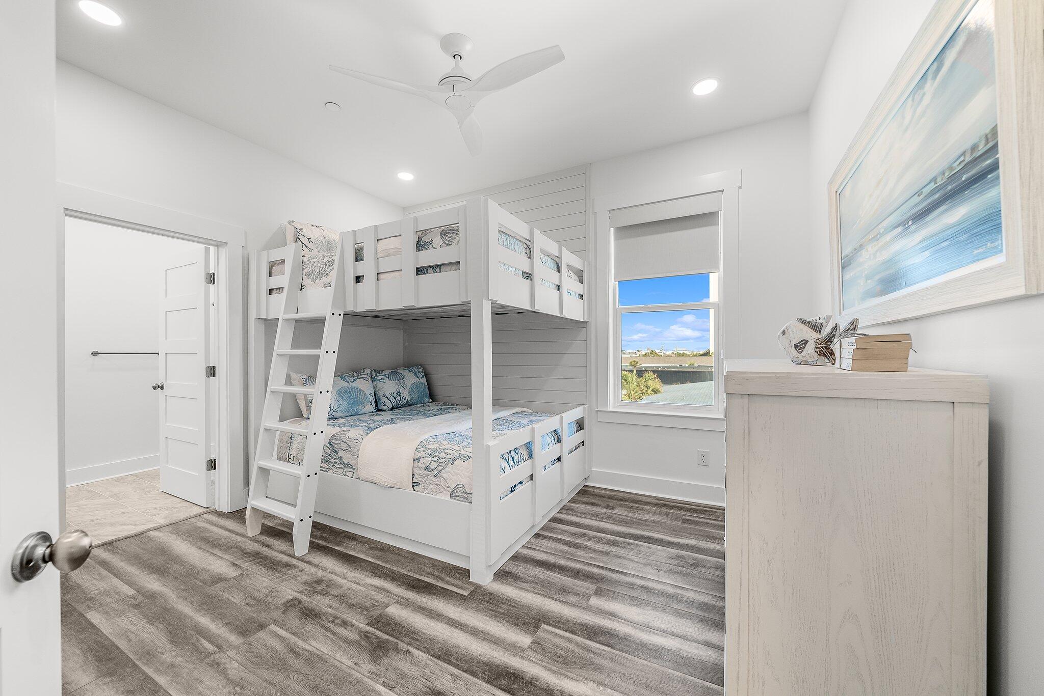 8711 Surf Drive