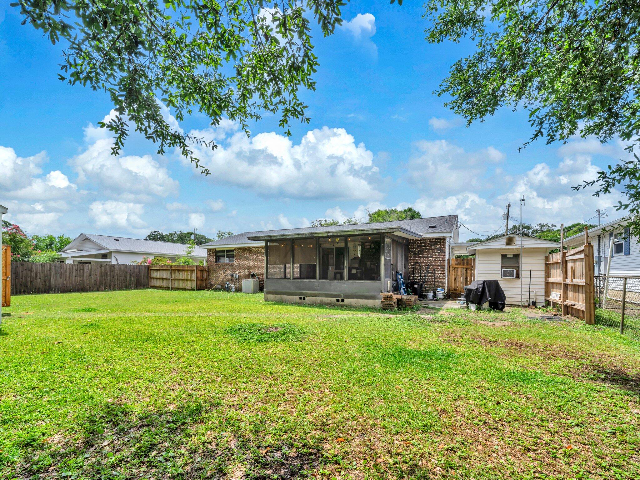 141 NW Rainbow Drive