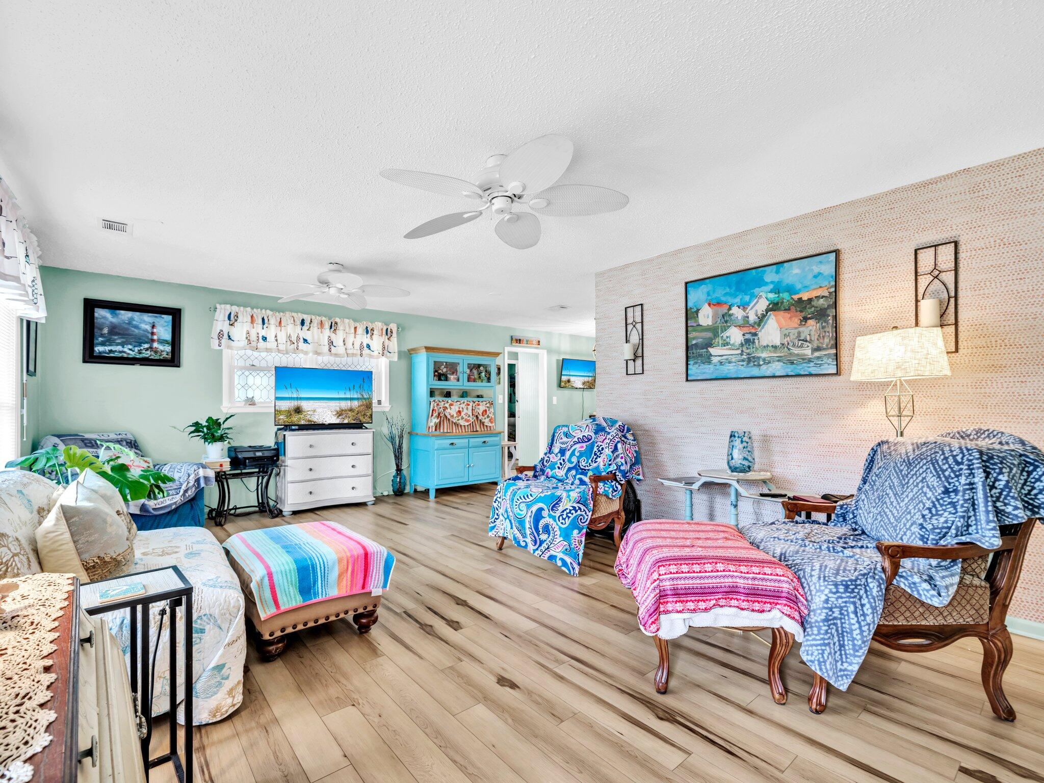 141 NW Rainbow Drive