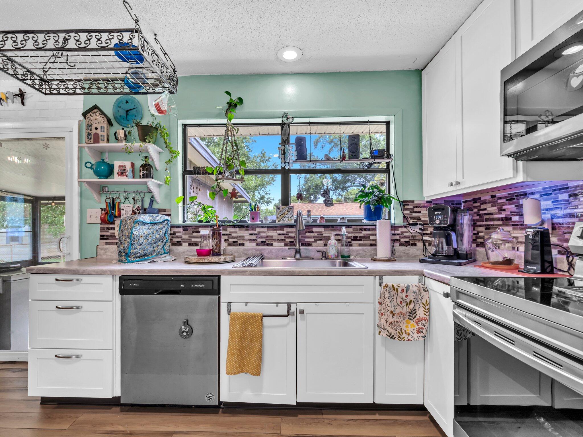 141 NW Rainbow Drive