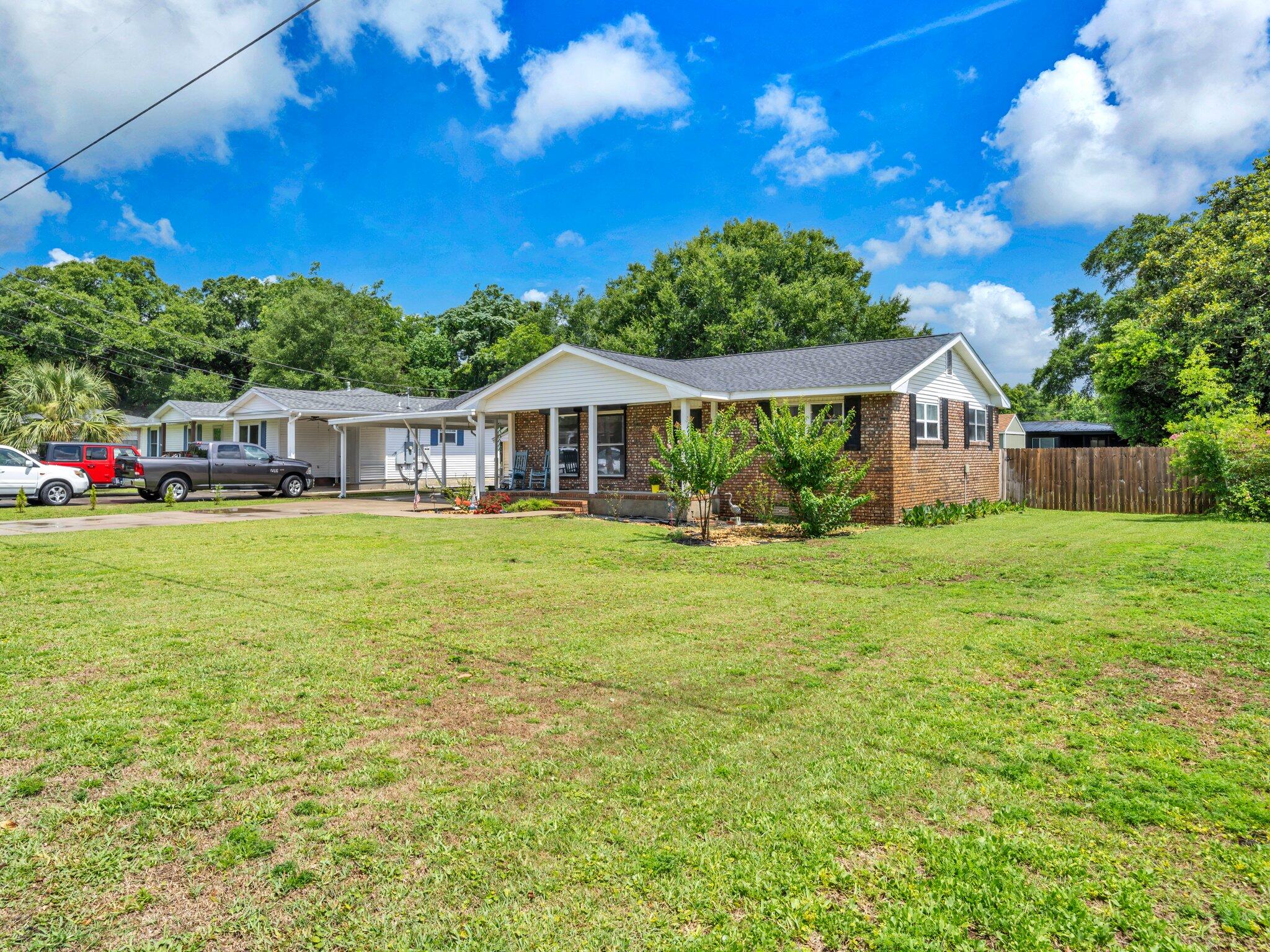 141 NW Rainbow Drive